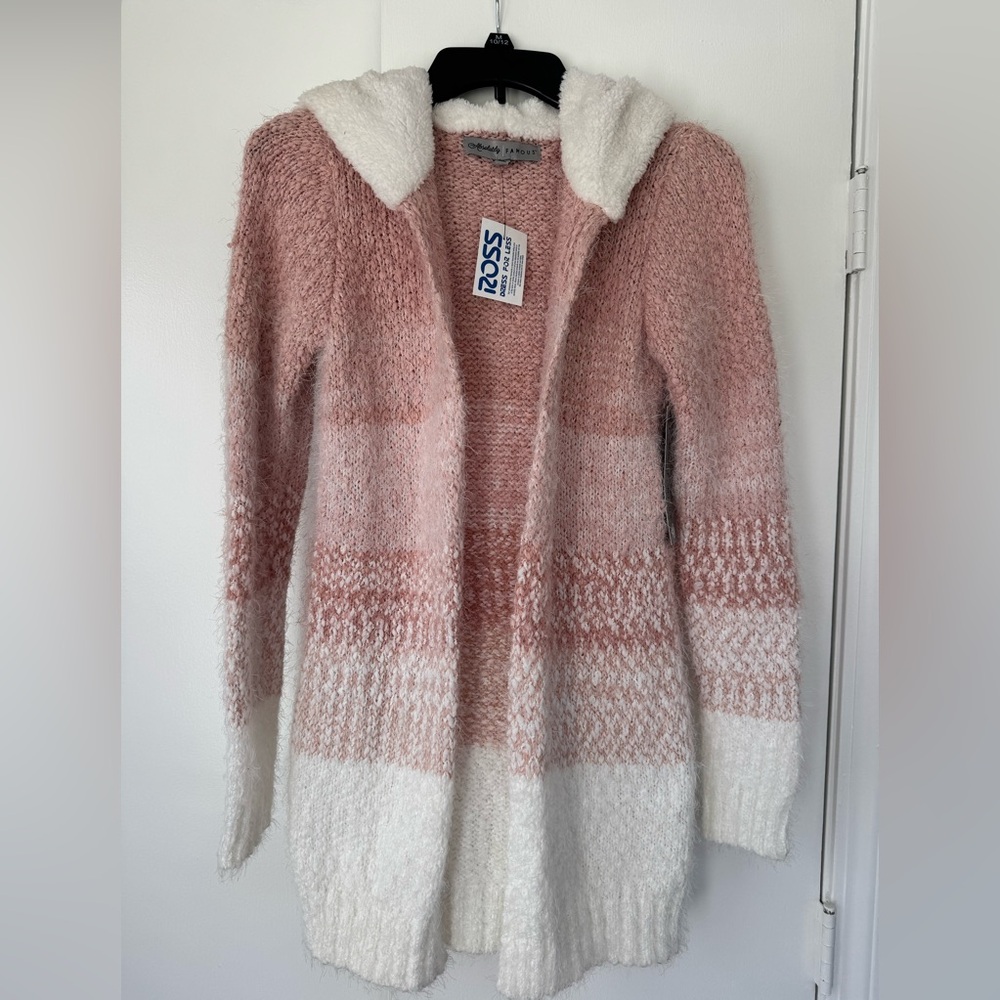 NWT Absolutely Famous Peach and White hoodie Cardigan. Size small